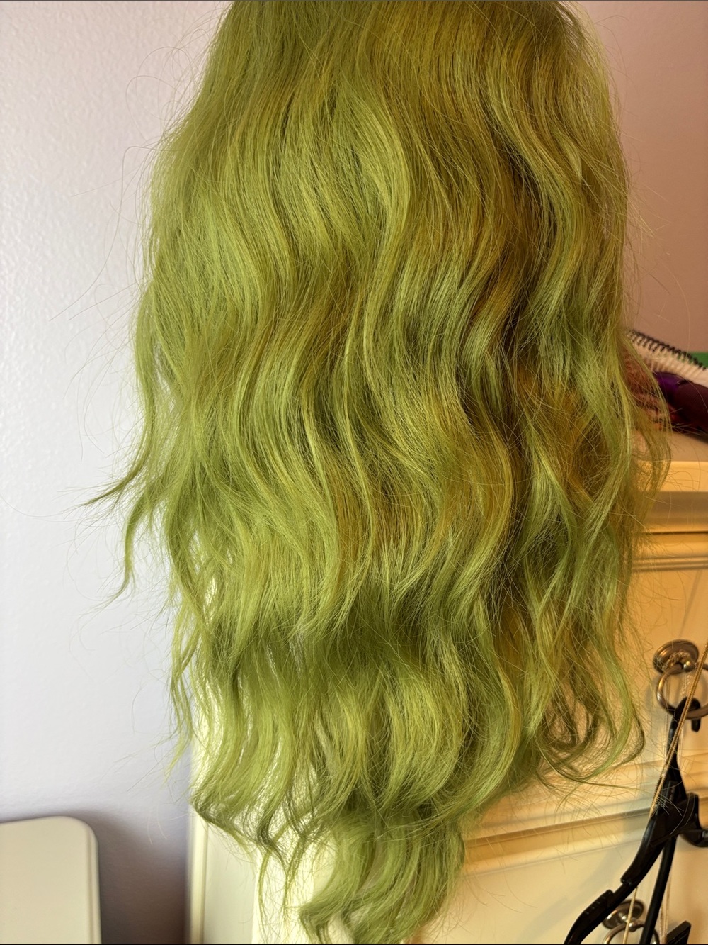 Long Wavy Olive Green Women’s Wig - Unbranded - Picture 5 of 8